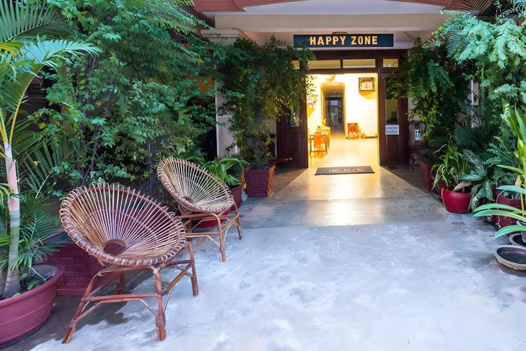 Happy Zone Hostel Siem Reap Buitenkant foto
